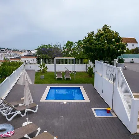 Bay View Modern דירה